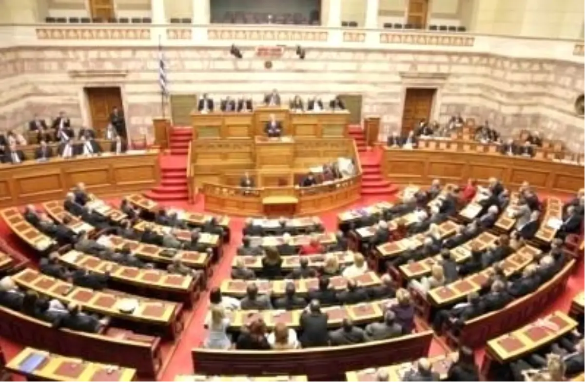 Yunanistan\'da 2012 Bütçesi Parlamentoda