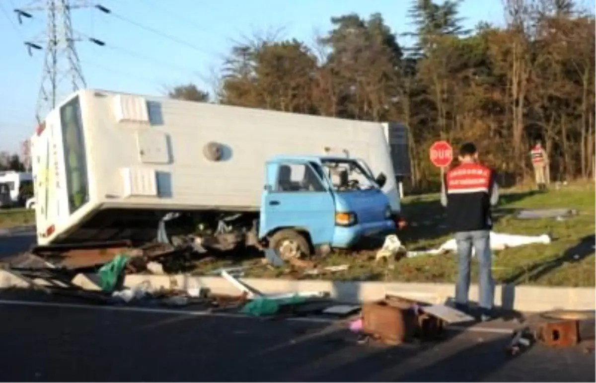 Çorlu\'da Trafik Kazası: 1 Ölü, 11 Yaralı