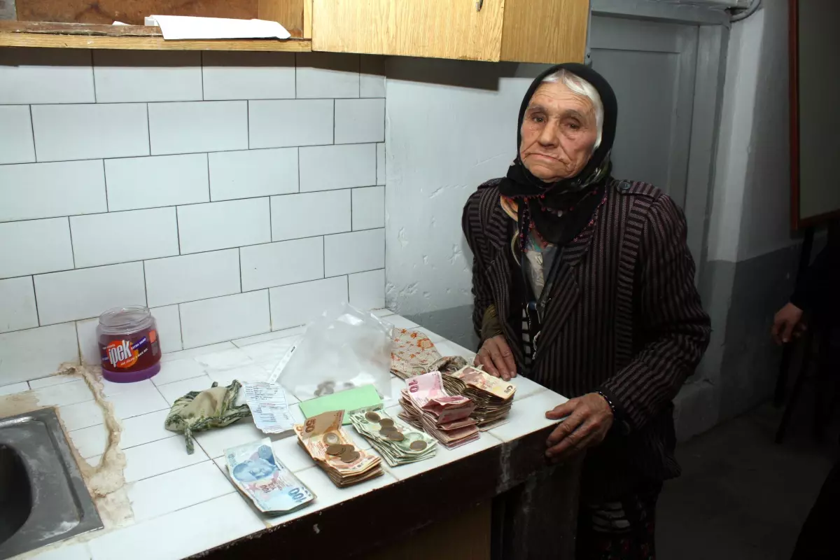 Dilencinin Üzerinden Kaç Para Çıktı?