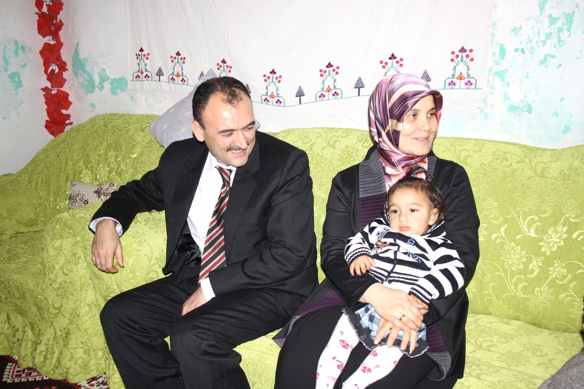 Ağrı Milli Eğitim Müdürü Yılmaz Öğrenci Ailelerini Evlerinde Ziyaret Etti