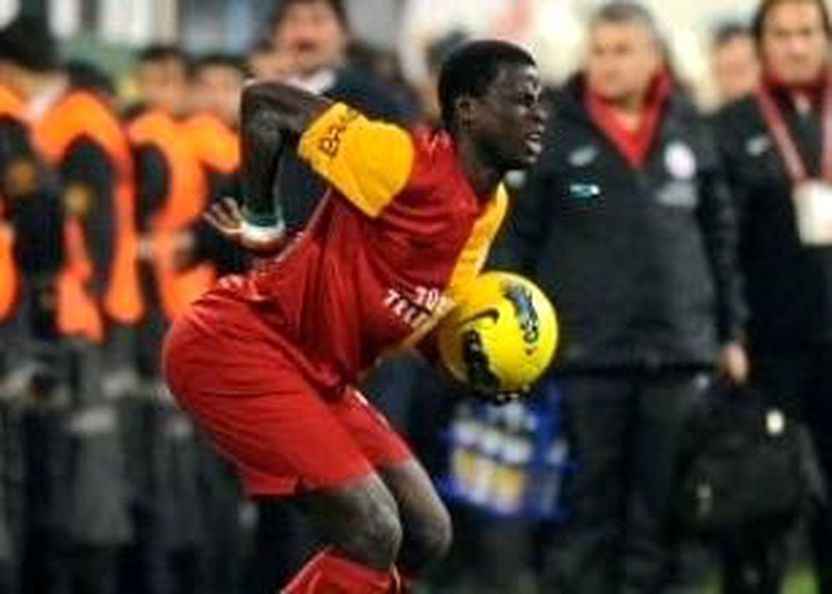 Eboue ile Alay Etti