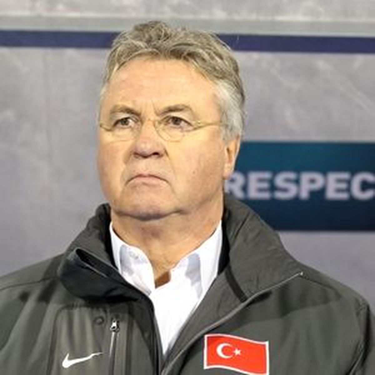 Hiddink Emekli Olmayacak