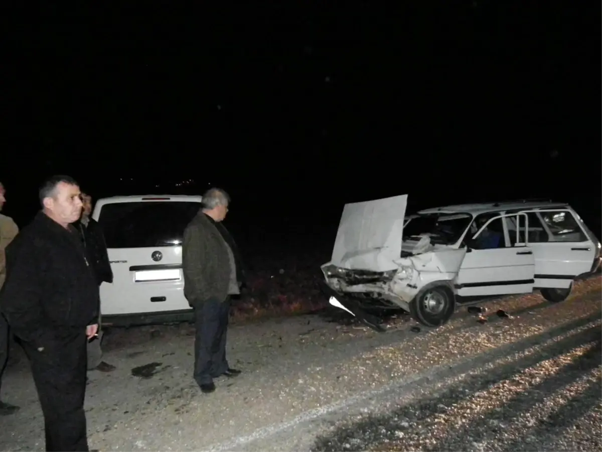 İznik\'te Trafik Kazası 1 Ölü, 2 Yaralı
