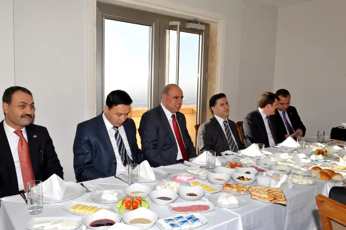 Mardin, \'kurtuluş\' Değil, \'onur Günü\'nü Kutladı