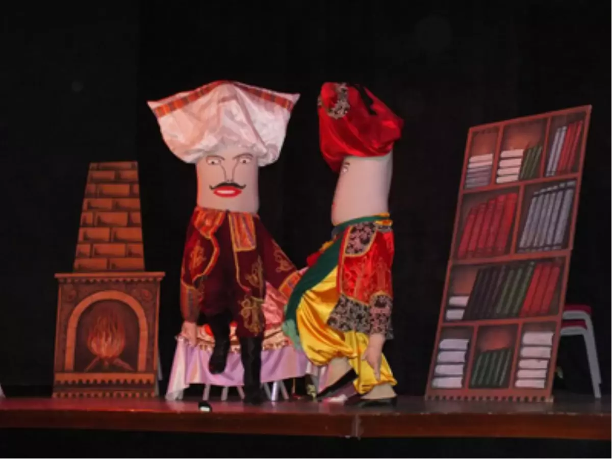 Şirinler Tiyatrosu\'ndan Muhteşem Gösteri