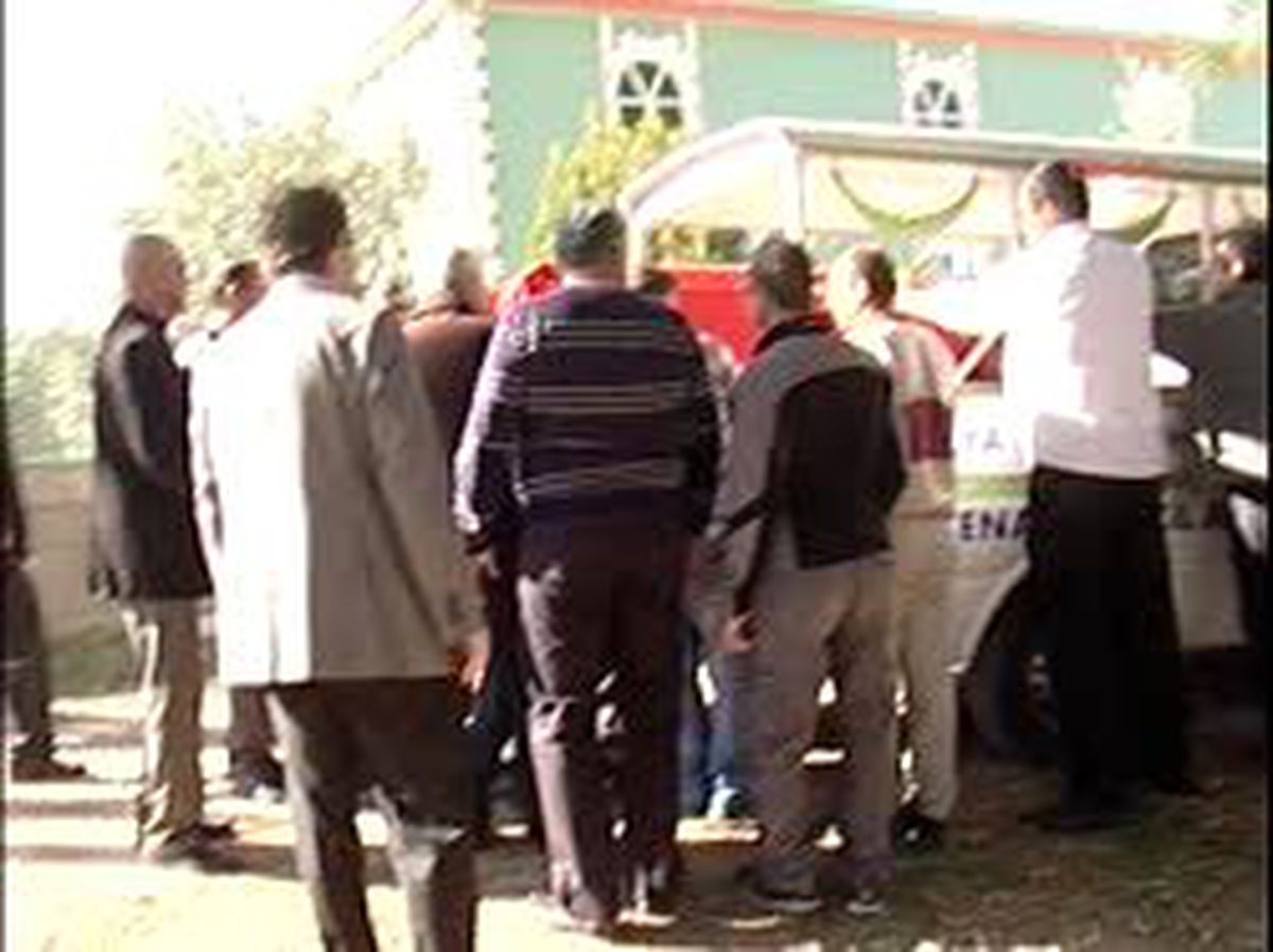 Thk \'nın Düşen Uçağında Ölen Pilot Öğretmen Gözyaşlarıyla Uğurlandı