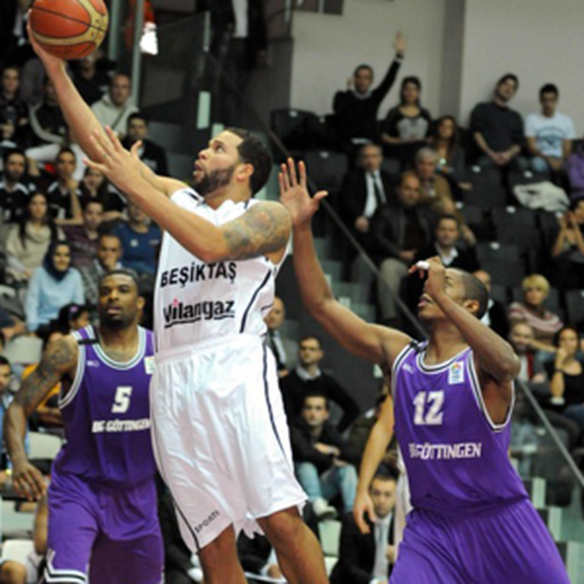 Beşiktaş Milangaz: 105 - Bc Göttingen: 94