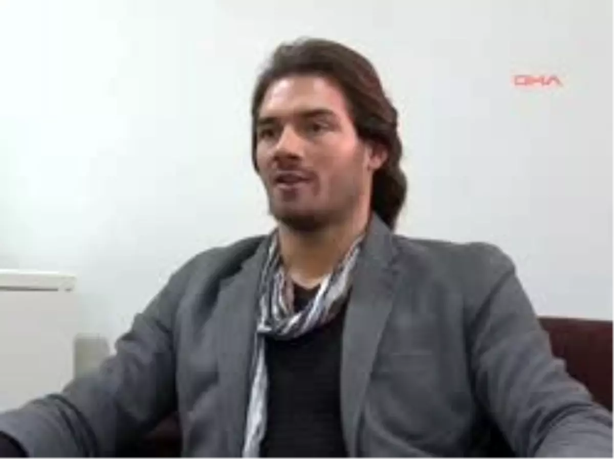 "Kıvanç Tatlıtuğ\'u Beğeniyorum Ama Ben Serkan Tanırgan\'ım"