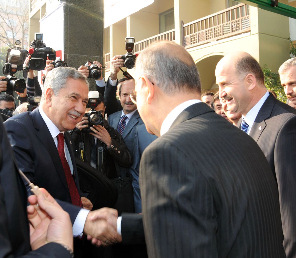 Arınç: Terörle Mücadele Kanunu'nda Değişiklik Yapılabilir mi Noktasındayız
