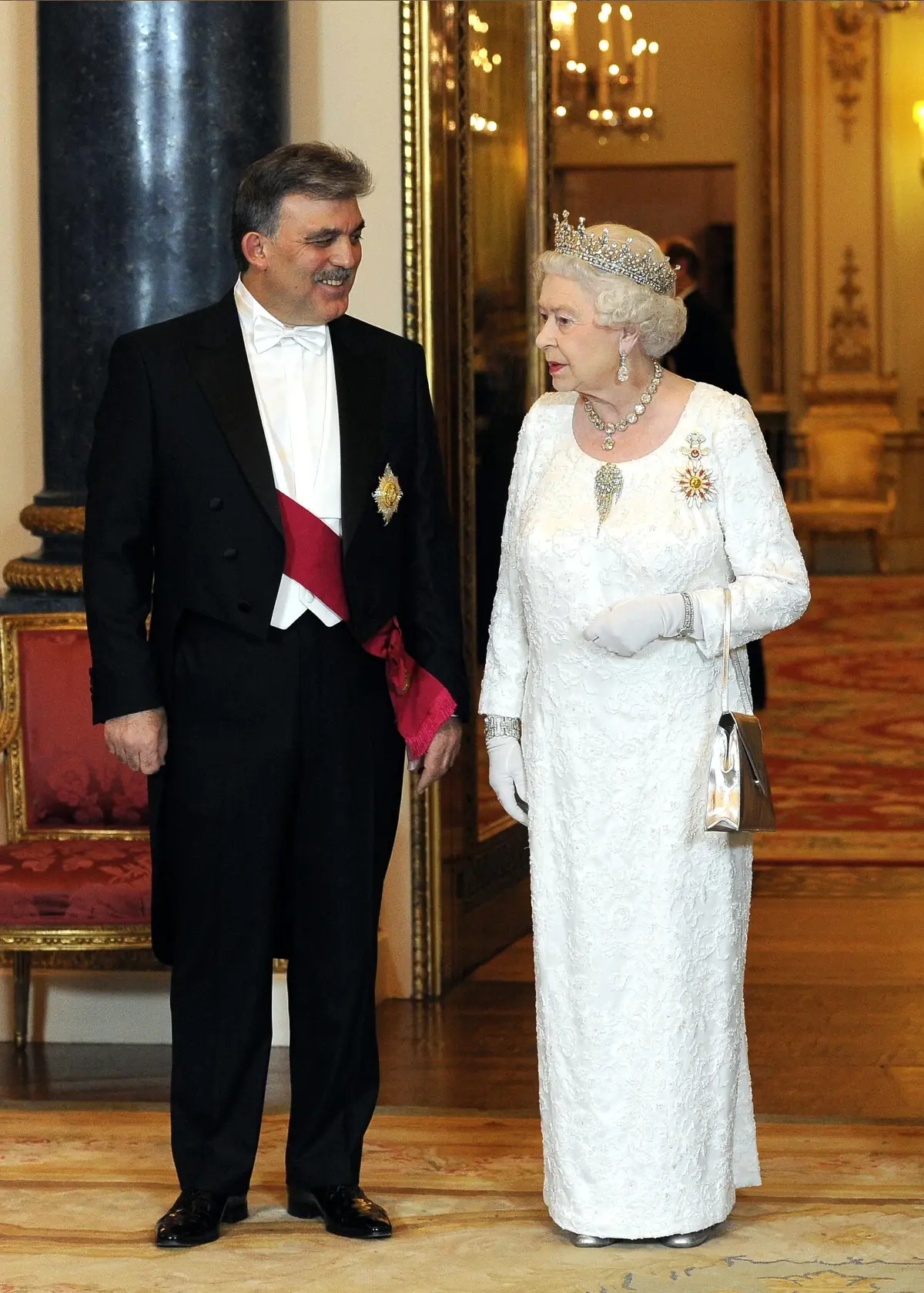 Gül Çiftine Buckıngham Sarayı\'nda Akşam Yemeği