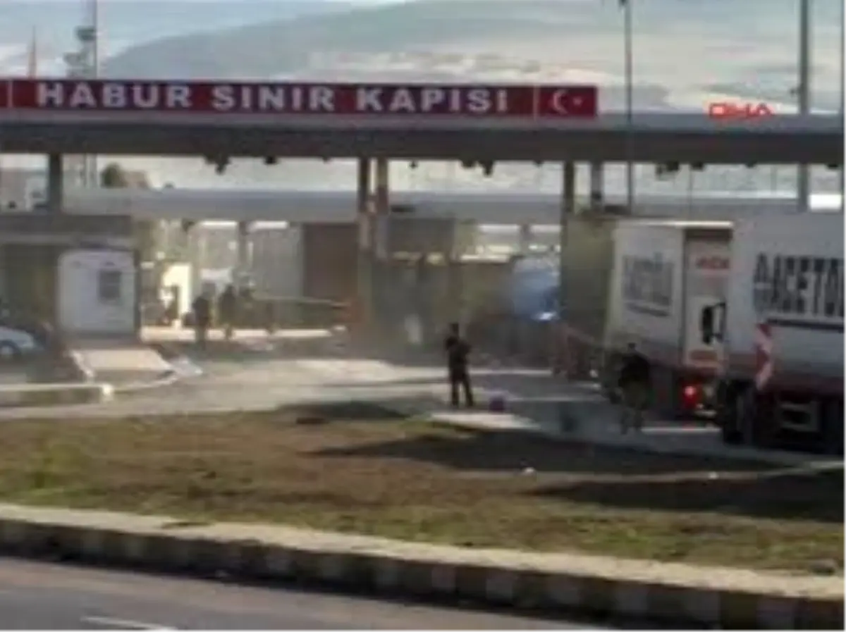 Habur Sınır Kapısı\'nda Kuyruk 30 Kilometreye Ulaştı
