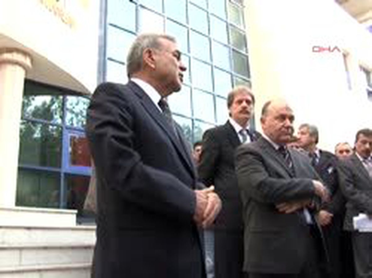 Kocaoğlu'dan İş Yavaşlatma Söylentilerine Yanıt; Bu Oyuna Gelmeyeceğiz