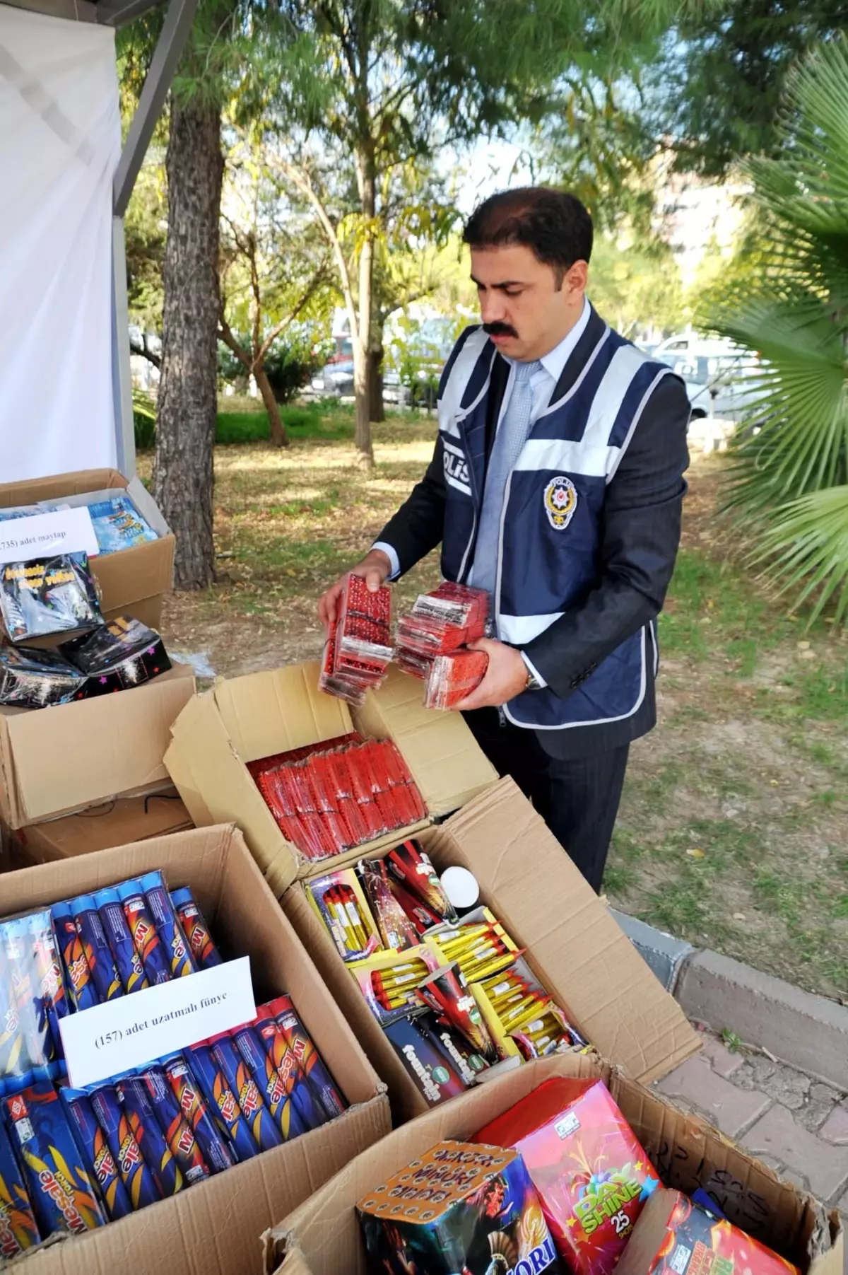 Antalya\'da Patlayıcı Yanıcı Madde Operasyonu