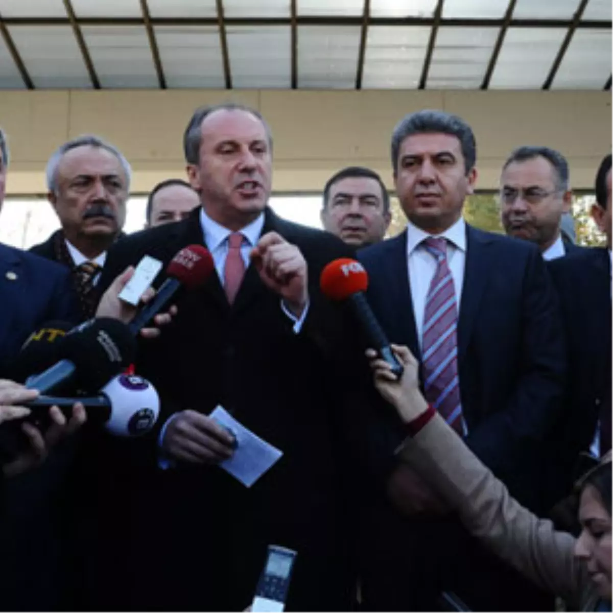 CHP\'li İnce\'den TRT Önünde Basın Açıklaması