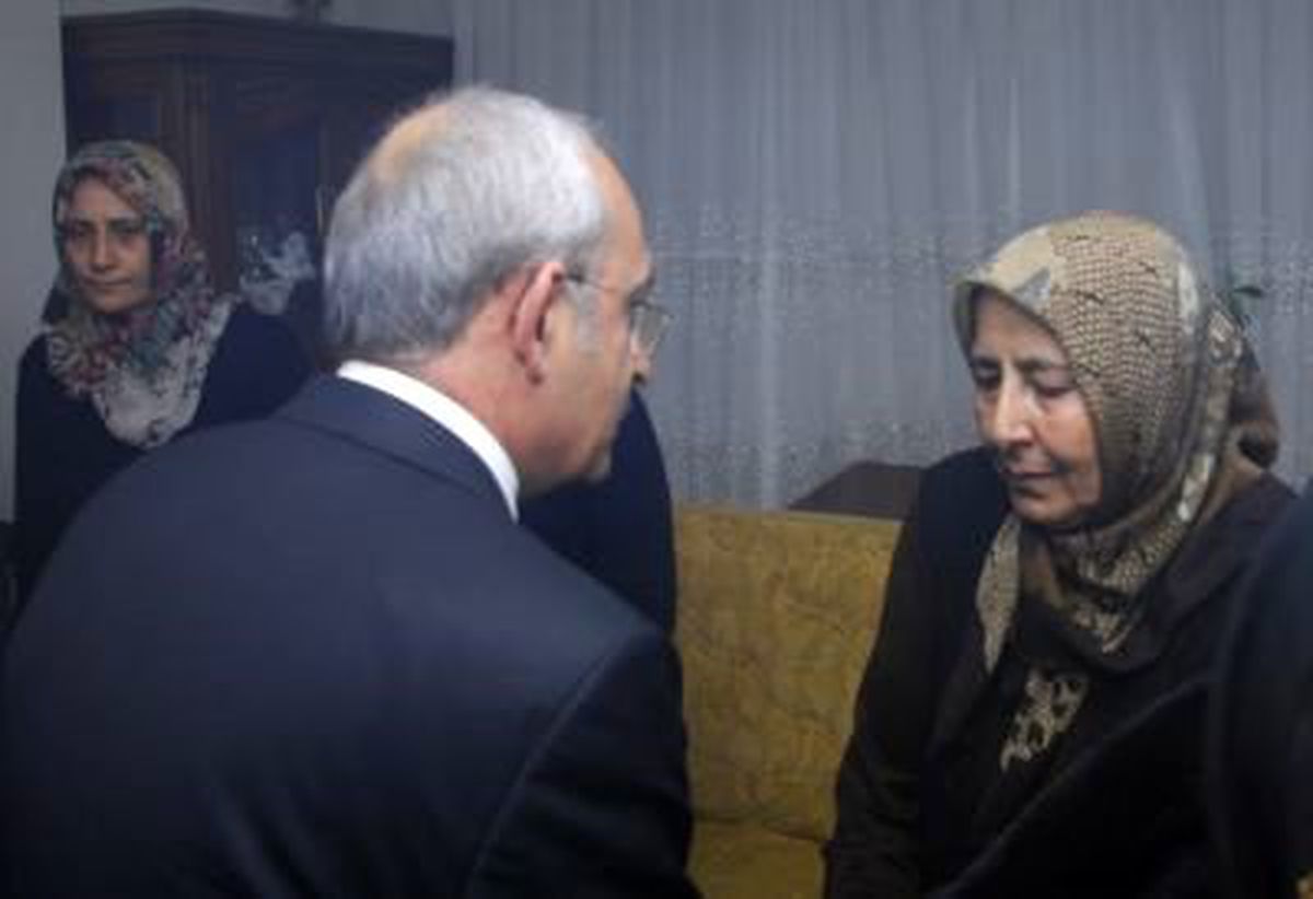Kılıçdaroğlu'ndan Şehit Astsubayın Ailesine Taziye Ziyareti