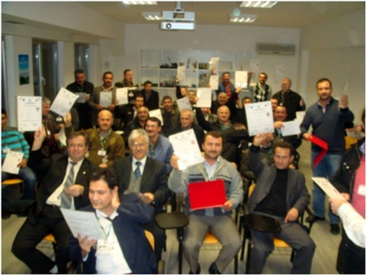 Kocaeli Büyükşehir'den Süt Üreticilerine Eğitim