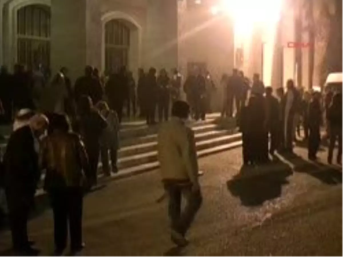 \'çalıkuşu\', Depremzede Öğretmenler Anısına Sahnelendi