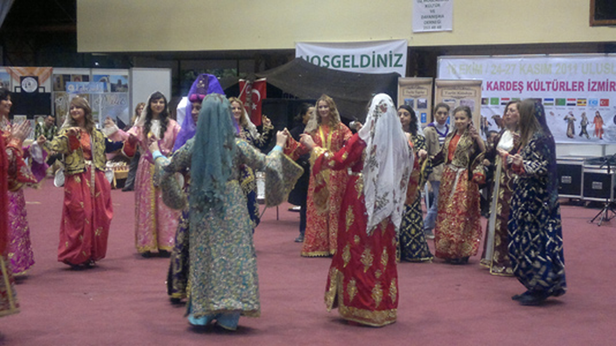İzmir'e Neşe Geldi