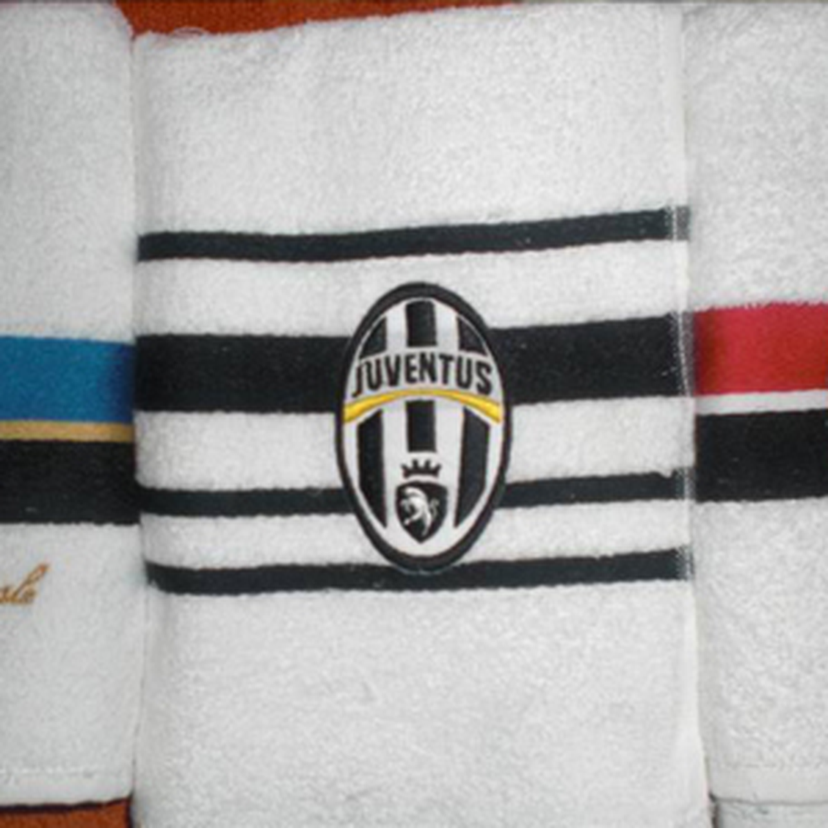 Milan, Juventus ve Inter'in Havluları Denizli'den