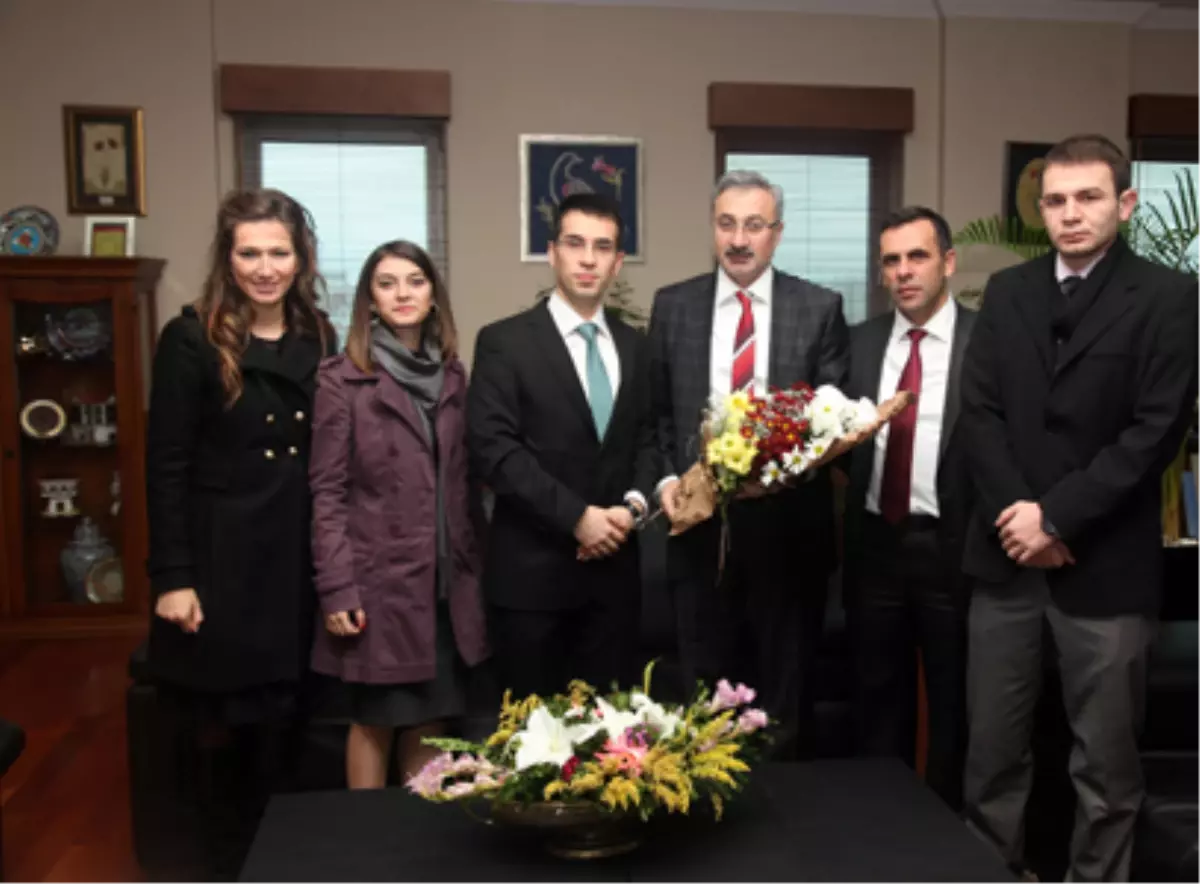 Öğretmenlere Coşkulu Kutlama