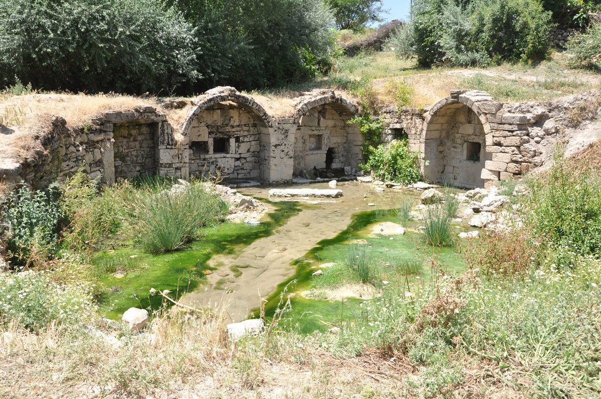 Ekinöz Köyü'nde Tarihi Çeşmelere Restorasyon