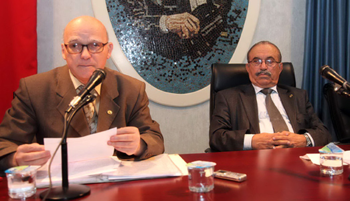 Kuyumcu Titizliğinde Bir Şair