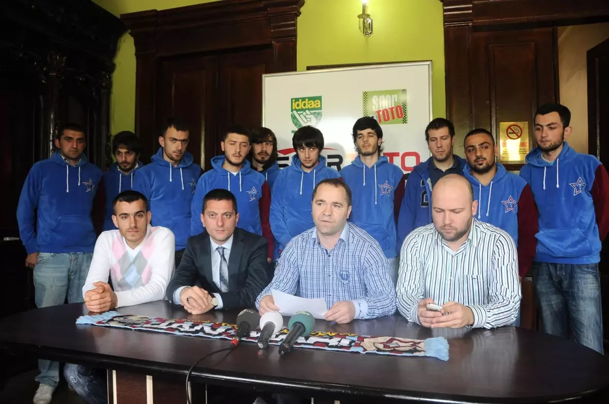 Trabzonsporlu Taraftarlar Davet Etti, Çarşı Grubundan 30 Kişi Maça Gidecek