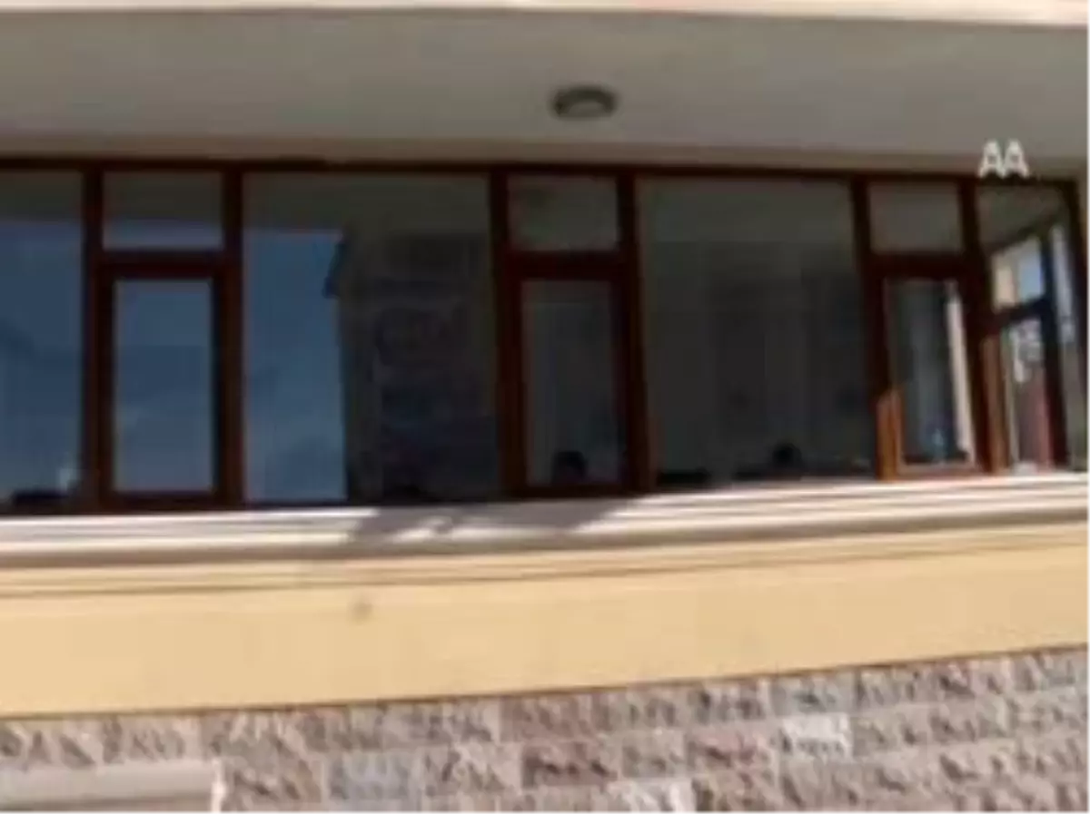 Bekçi Kulübesinden TV Yayını