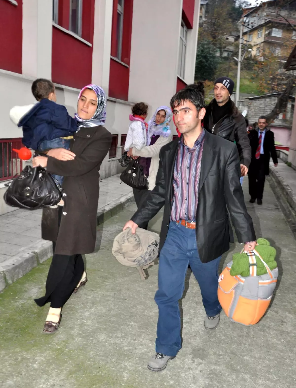 Van'dan 56 Depremzede Zonguldak'a Geldi