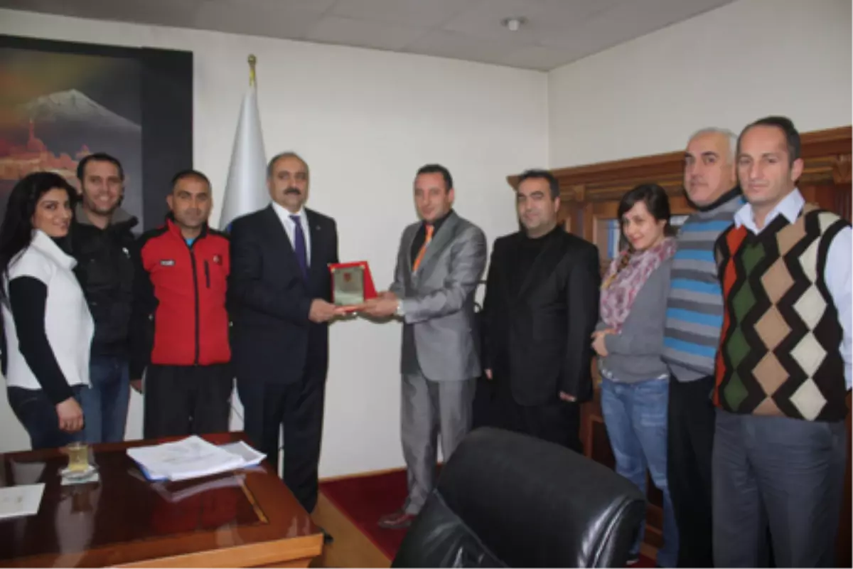 Amatör Spor Kulüplerinden Arslan\'a Plaket