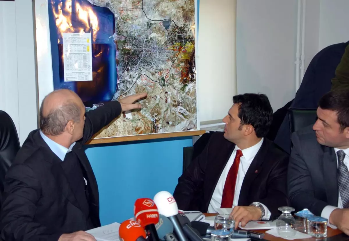 Bakan Bayraktar; Yeni Van, Sağlam Zeminde Kurulacak