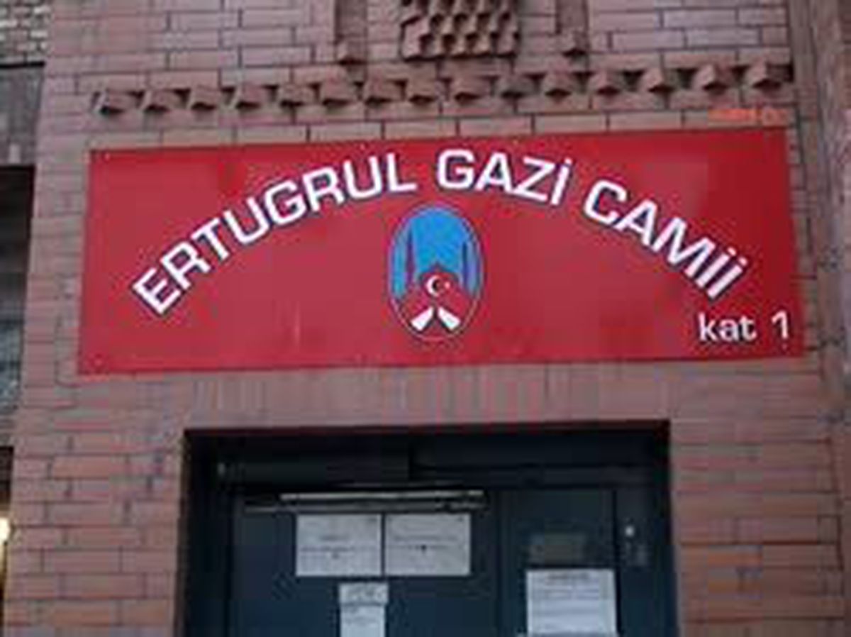 Berlin'de Başkonsolos Pulat, PKK'lıların Saldırdığı Camiyi Ziyaret Etti