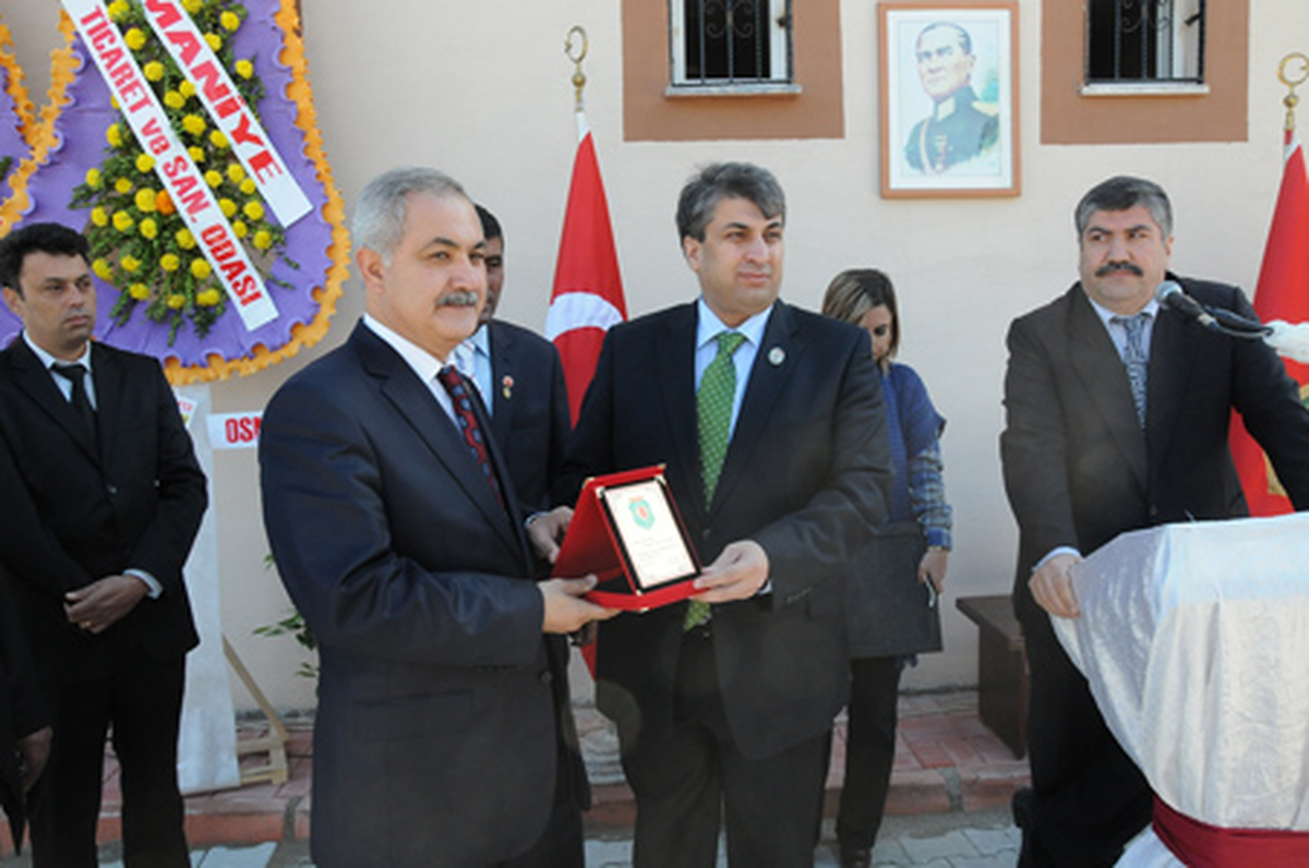 Kadir Kara'ya Teşekkür Plaketi