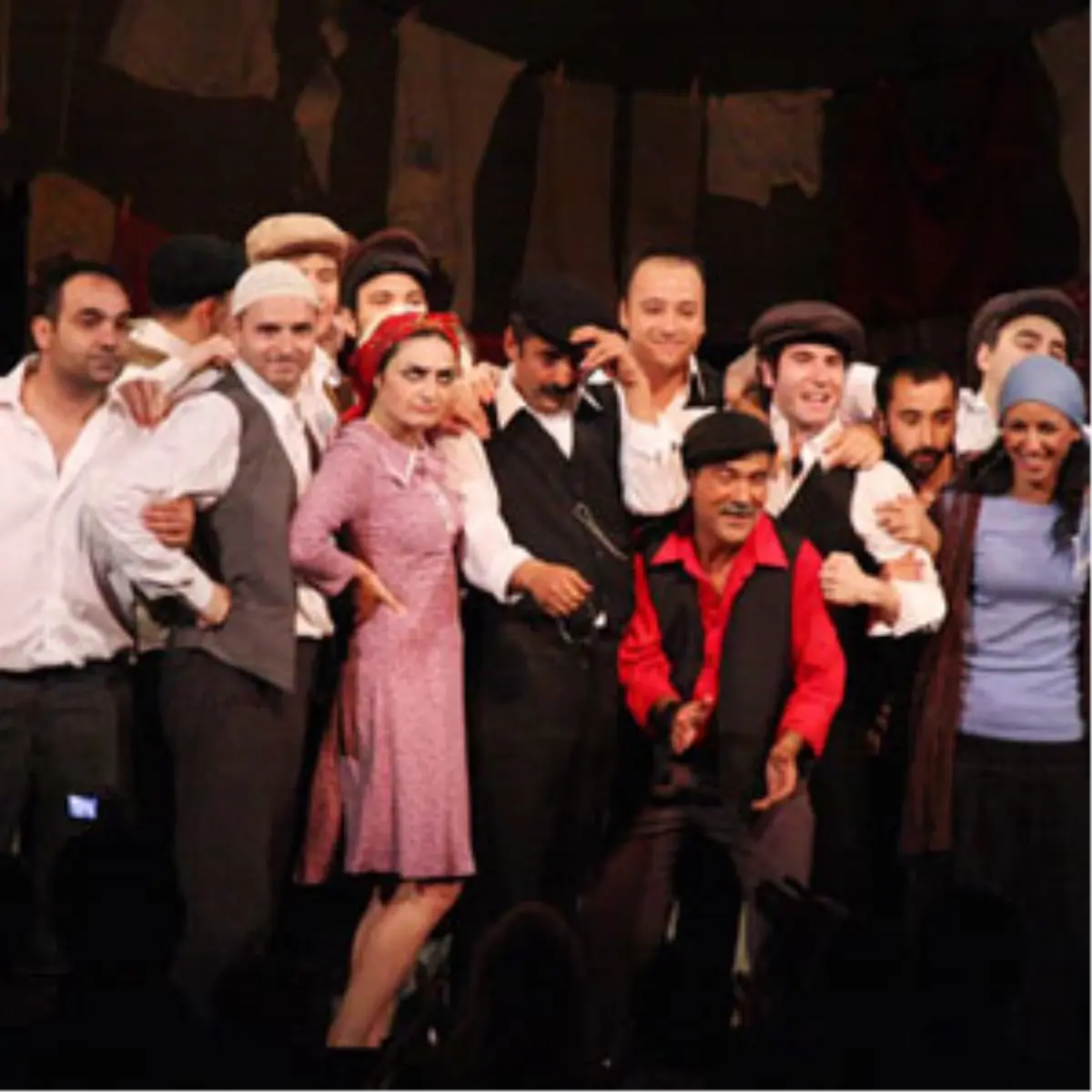 Ünlüler \'keşanlı Ali\'nin Galasında Buluştu