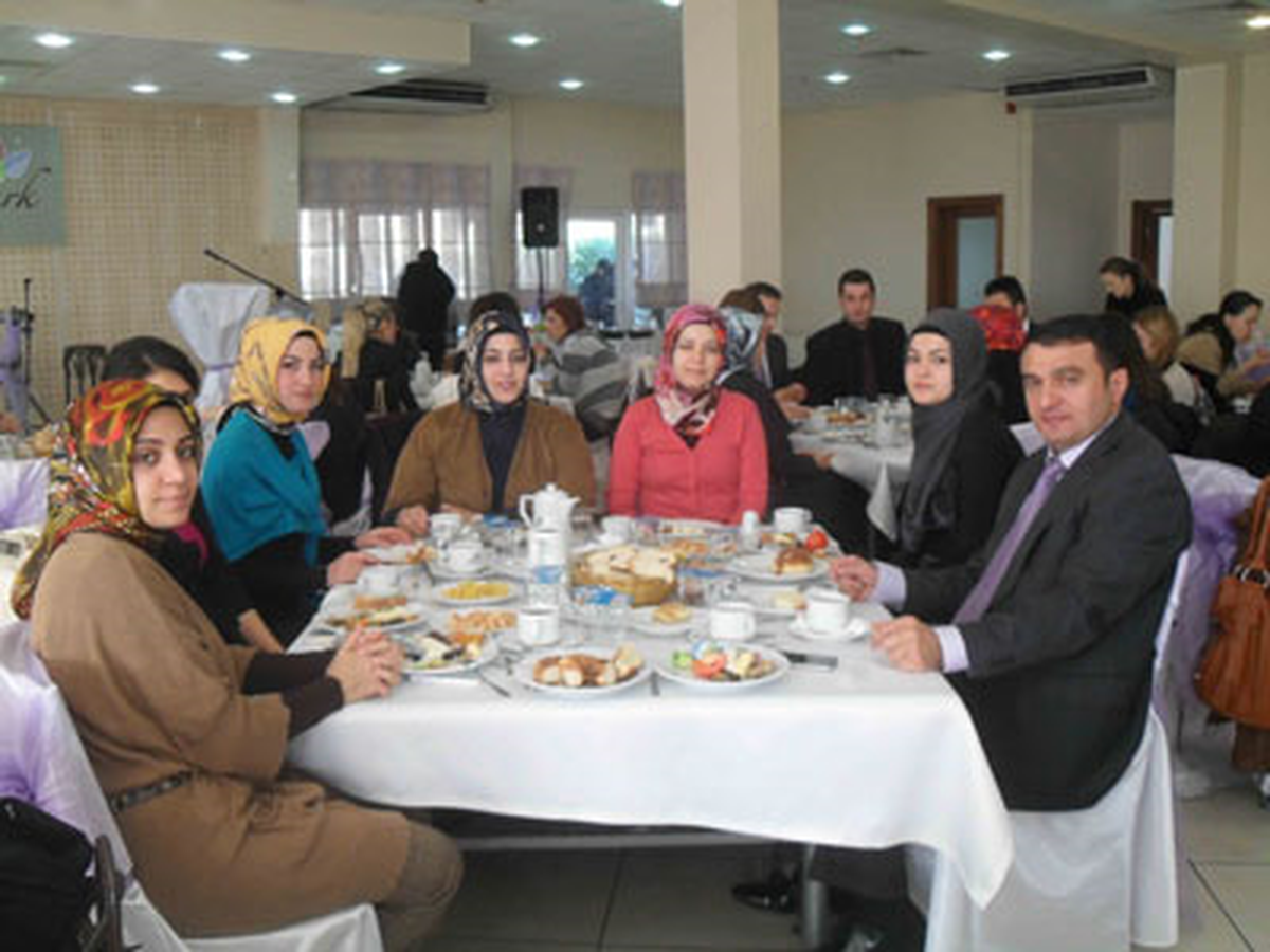 Bilge Nesil Ailesi İkinci Kahvaltısı