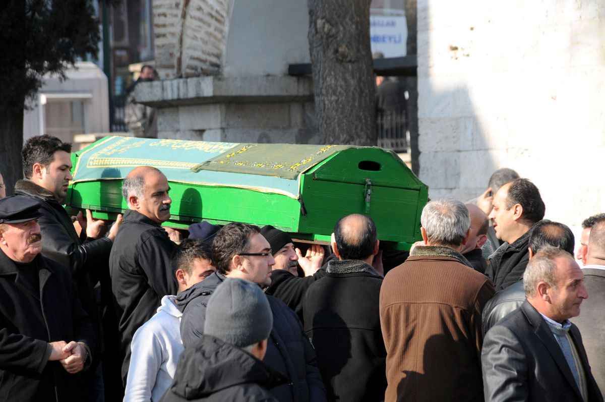 Gelini Tarafından Boğularak Öldürülen Kayınvalide Toprağa Verildi