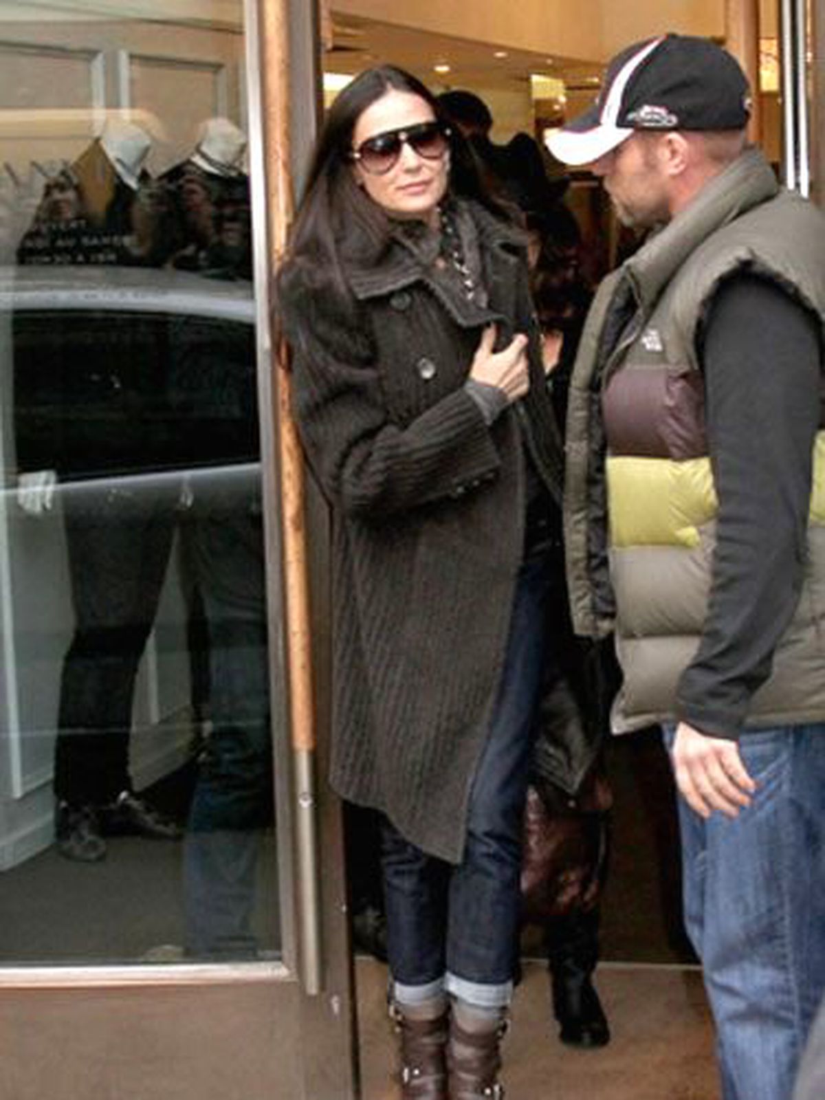 Demi Moore, Ashton'ı Unuttu Mu?