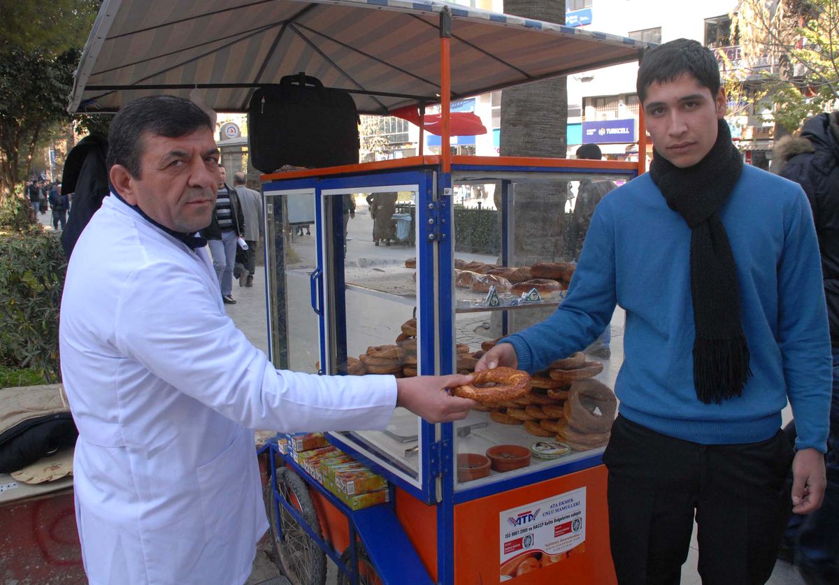 İşadamıydı, Simitçi Oldu