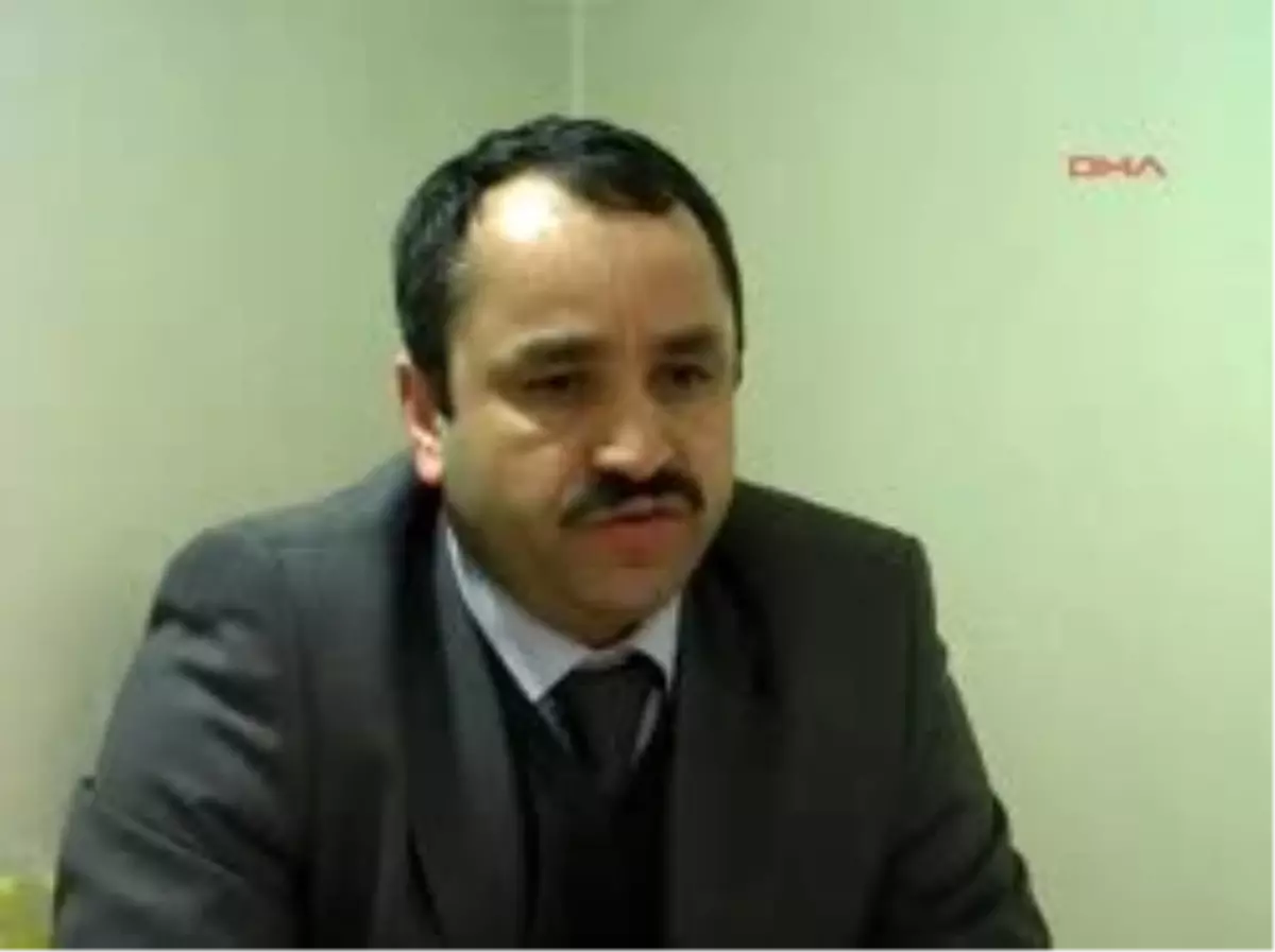 Kadın Öğretmene Mini Etek Suçlaması