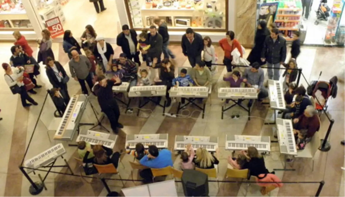 Yamaha ile Müziğin A,B,C\'si Kozzy Avm\'de
