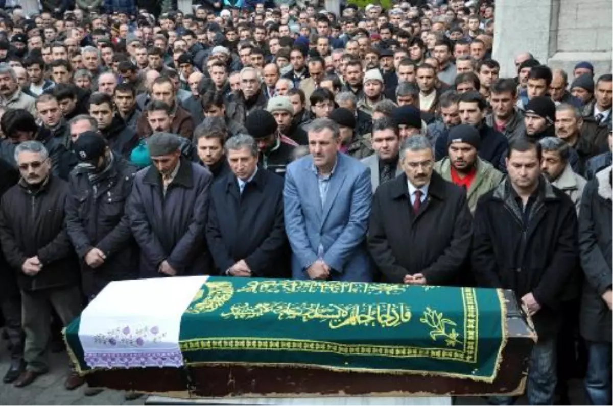 Göçükte Ölen 2 Madenci Toprağa Verildi