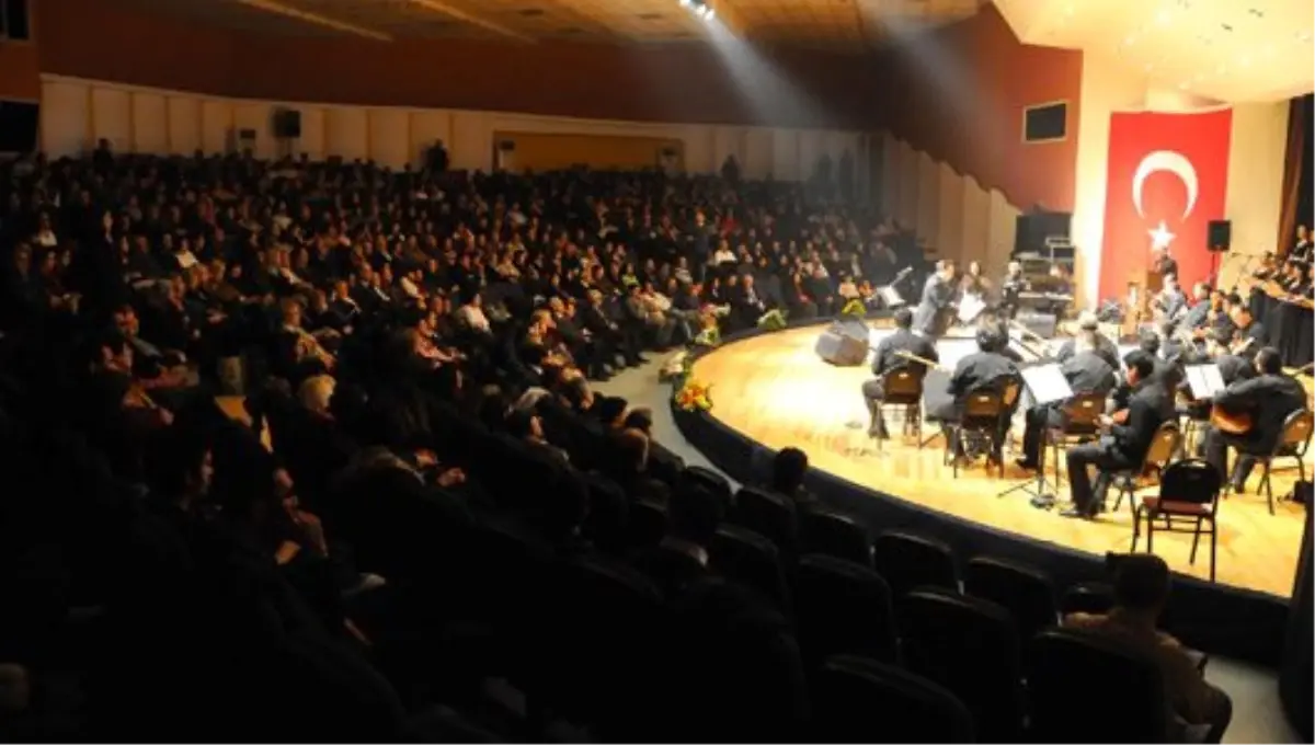 Sahnede Evlenme Teklif Etti