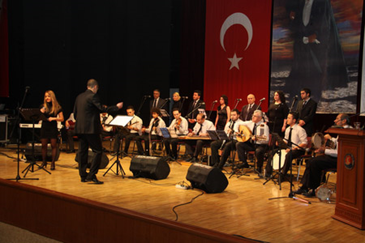 TSM Sevilen şarkıları Seslendirdi