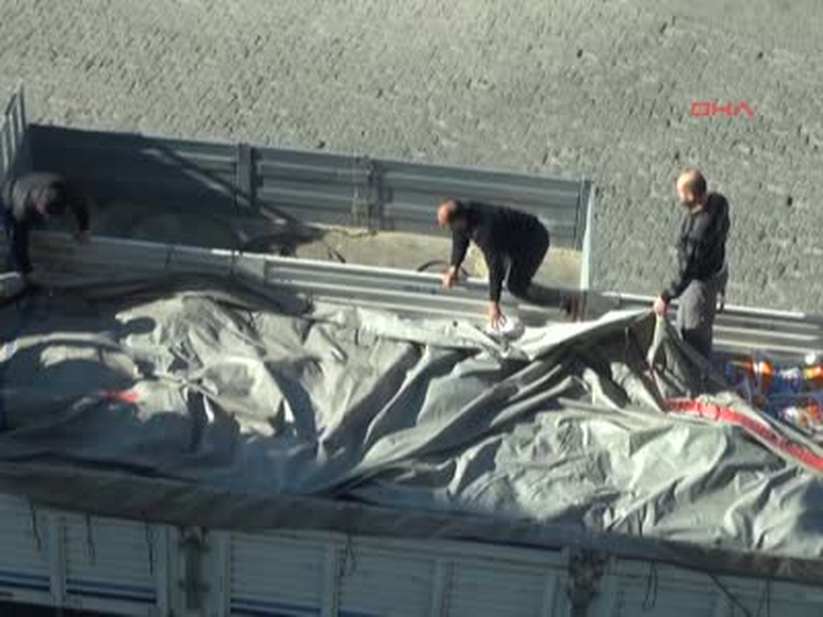 Kaçak Sigaraları 100 Polis, 10 Saatte Sayabildi