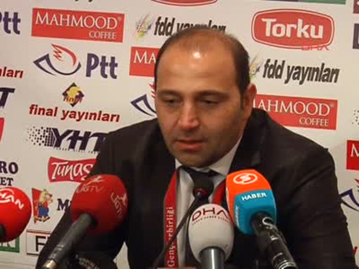 ) Galatasaray Teknik Direktörü Terim: 'Zorlu Bir Deplasmandan 3 Puan Aldığımız İçin Mutluyuz' Galatasaray Teknik Direktörü Terim: 'Zorlu Bir Deplasmandan 3 Puan Aldığımız İçin Mutluyuz'