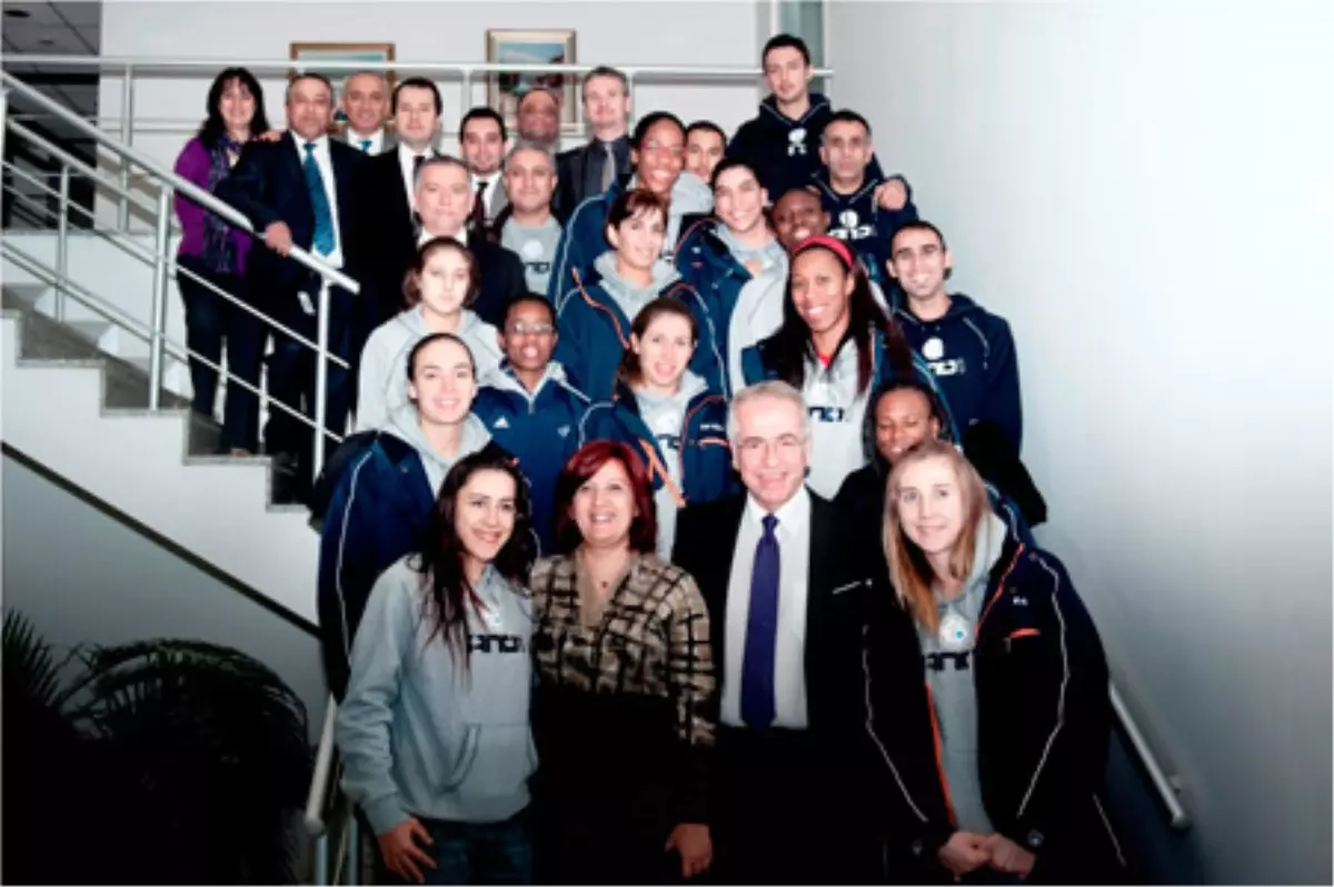 "Kadınların Attığı Her Adımı Destekliyoruz"