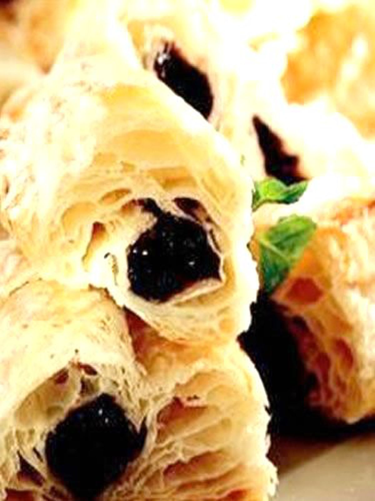 Çikolatalı Milföy Ruloları