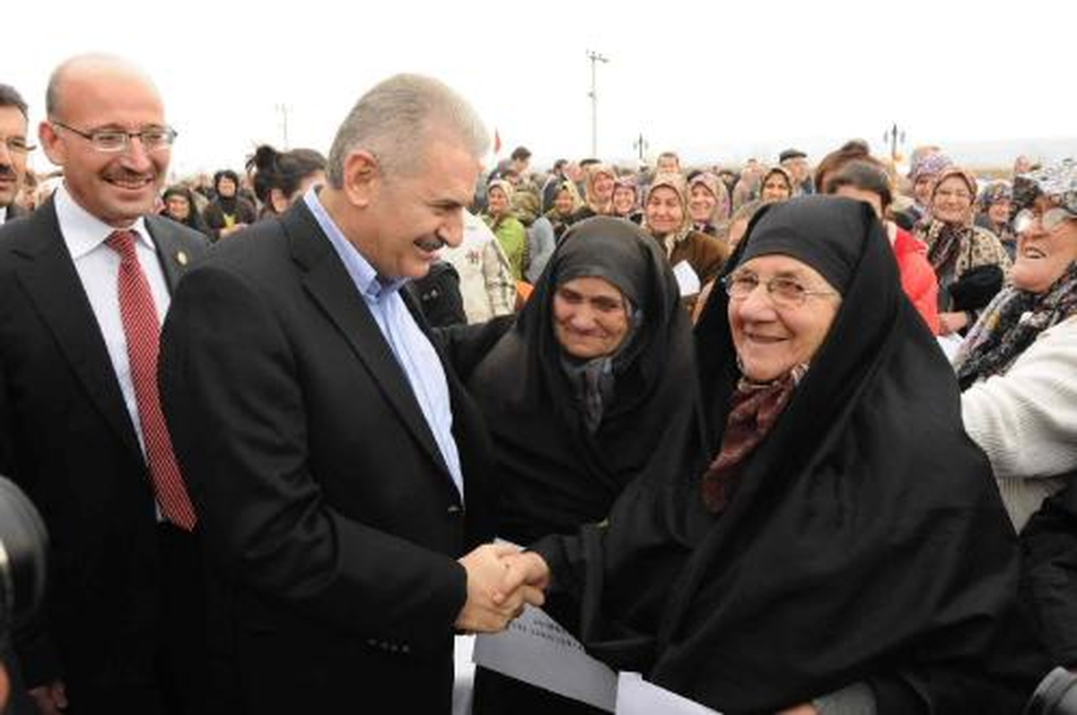 Bakan Yıldırım, Makam Aracını Kullandı