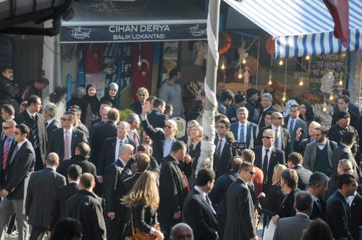 Bıden, Samatya'da Alışveriş Yaptı, Kebaplardan Tattı, Baklava Yedi