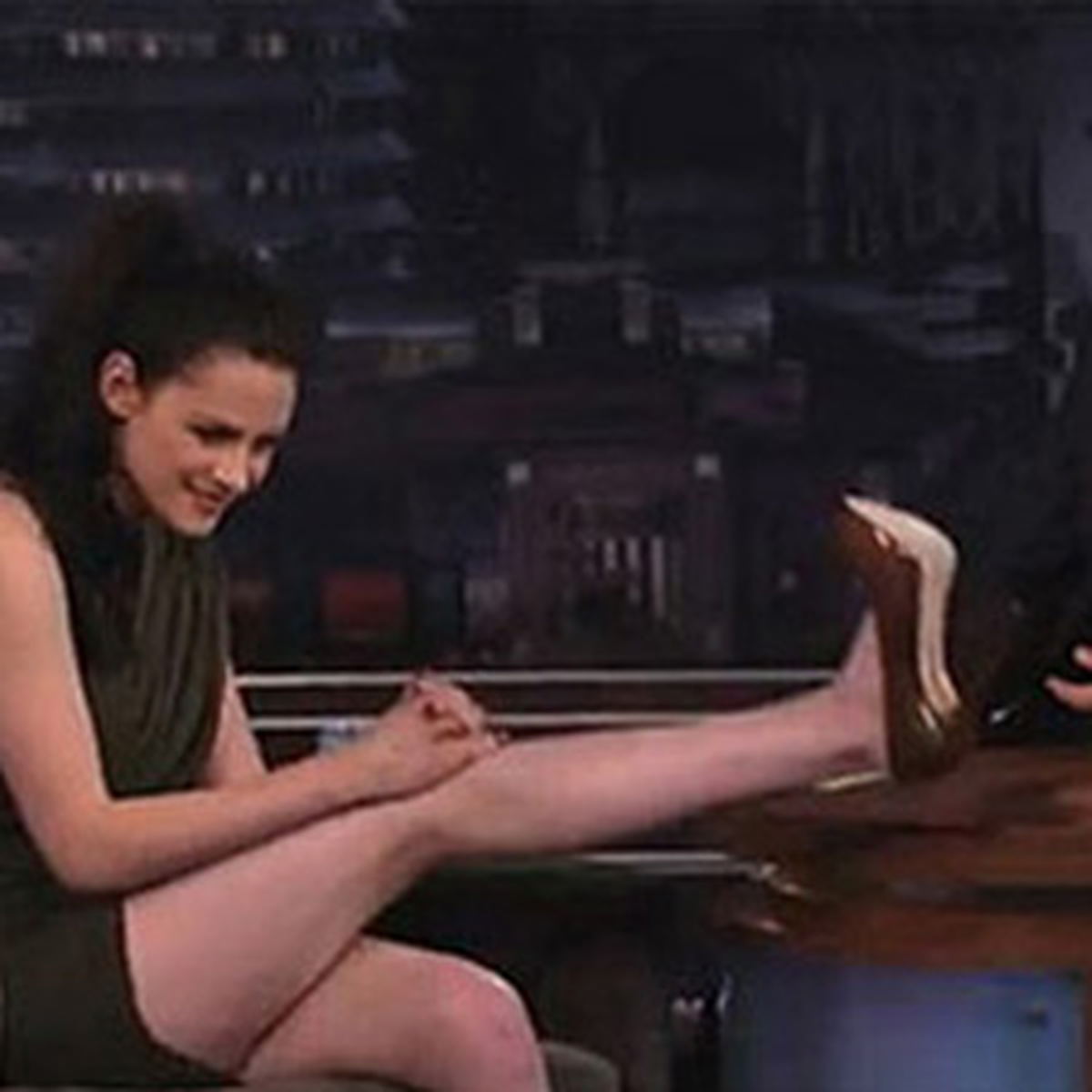 Canlı Yayında Bacak Şov!